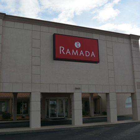 Ramada By Wyndham Wichita Airport Hotell Eksteriør bilde